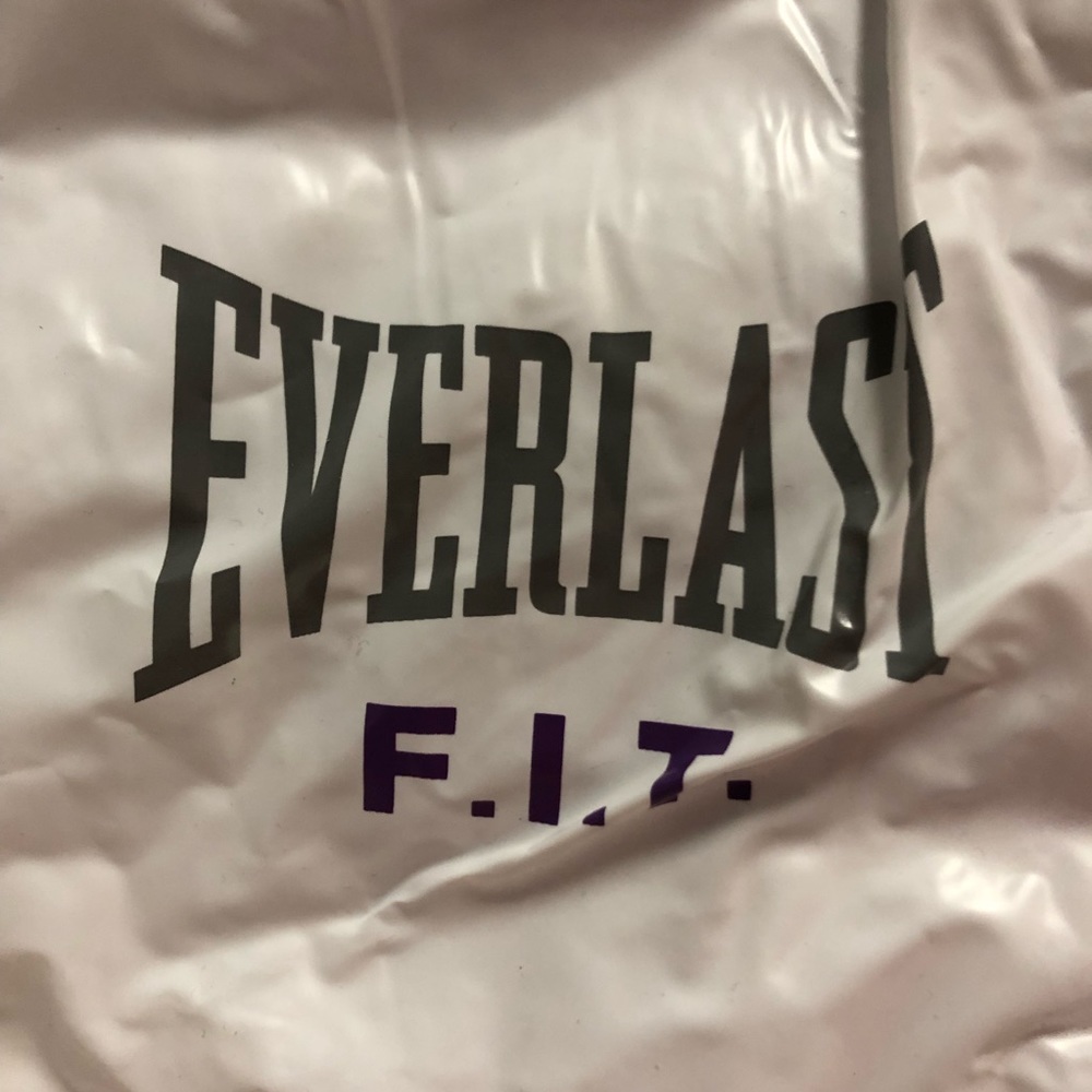 Everlast fit sweat suit never used